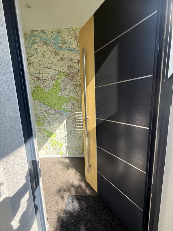 Eingangsbereich mit regionaler Landkarte